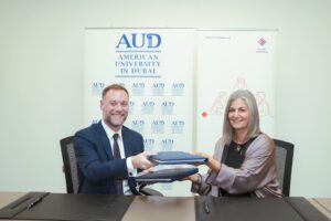 الجامعـــة الأمريكيــة فـــي دبـــي تعقـــد شراكـــة مـــع مؤسســـة عبــد الله الغريـــر  توسيــع نطــاق التعليــم عبــر الإنترنـــت والتعليــم الهجيـــن في دبي