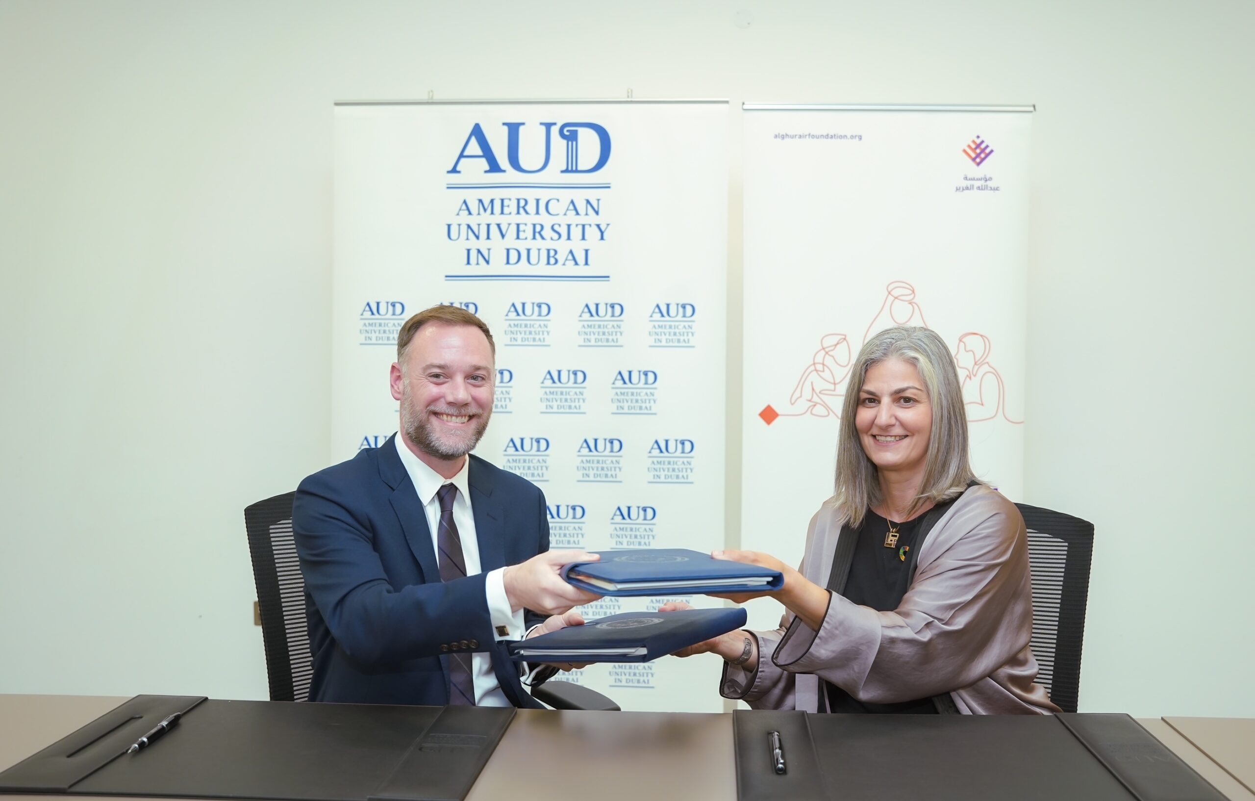 Read more about the article الجامعـــة الأمريكيــة فـــي دبـــي تعقـــد شراكـــة مـــع مؤسســـة عبــد الله الغريـــر  توسيــع نطــاق التعليــم عبــر الإنترنـــت والتعليــم الهجيـــن في دبي