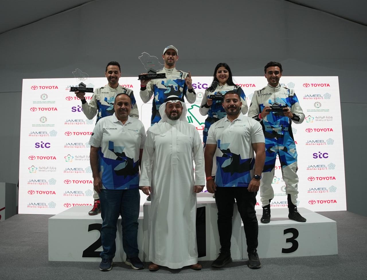 You are currently viewing فريق عبداللطيف جميل لكزس للسباقات يهيمن على منصة التتويج في بطولة السعودية تويوتا لصعود الهضبة 2025