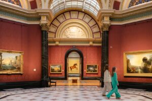 مارس طقوس التأمّل بين الروائع الفنية في المتحف الوطني بلندن