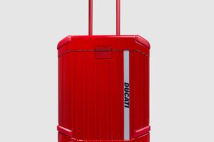 تطلق مجموعة جاشنمال مجموعة السفر بيكوادرو x دوكاتي في الإمارات العربية المتحدة – متوفرة حصريًا في متاجر جاشنمال