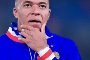 مبابي: لن أفوز بالكرة الذهبية هذا العام