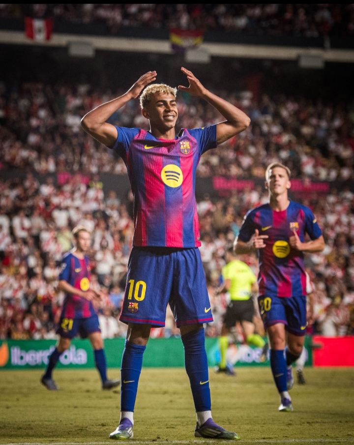 You are currently viewing يامال: أحلم بالفوز بالعديد من الكرات الذهبية