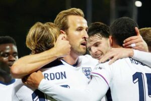 إنجلترا تحجز مقعدها في كأس العالم بعد “سحق” لاتفيا