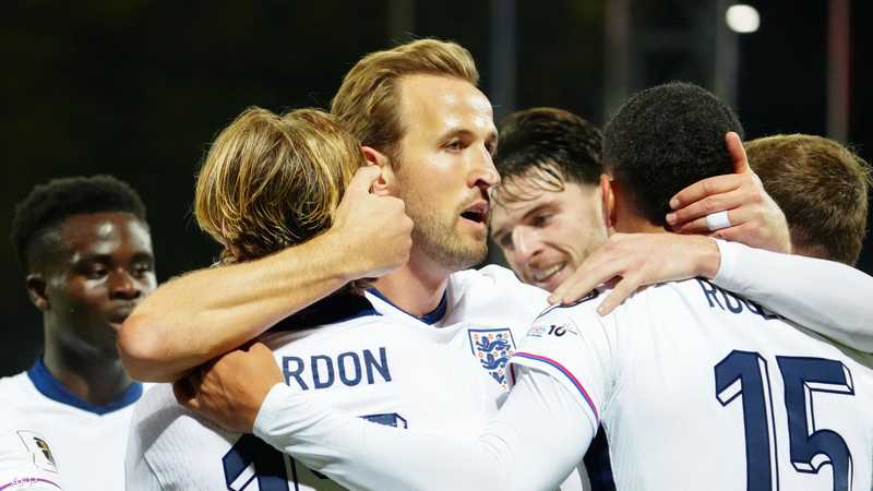 You are currently viewing إنجلترا تحجز مقعدها في كأس العالم بعد “سحق” لاتفيا