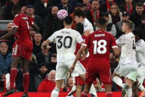 هدف ماغواير ينهي صيام مانشستر يونايتد عن الفوز في أنفيلد