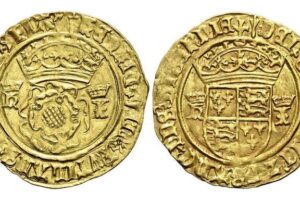 بالصدفة| اكتشاف كنز ذهبي من عصر هنري الثامن في حديقة منزل بريطاني