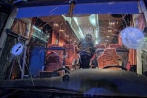 مأساة في كرة السلة.. هجوم بالحجارة على فريق إيطالي ومقتل السائق