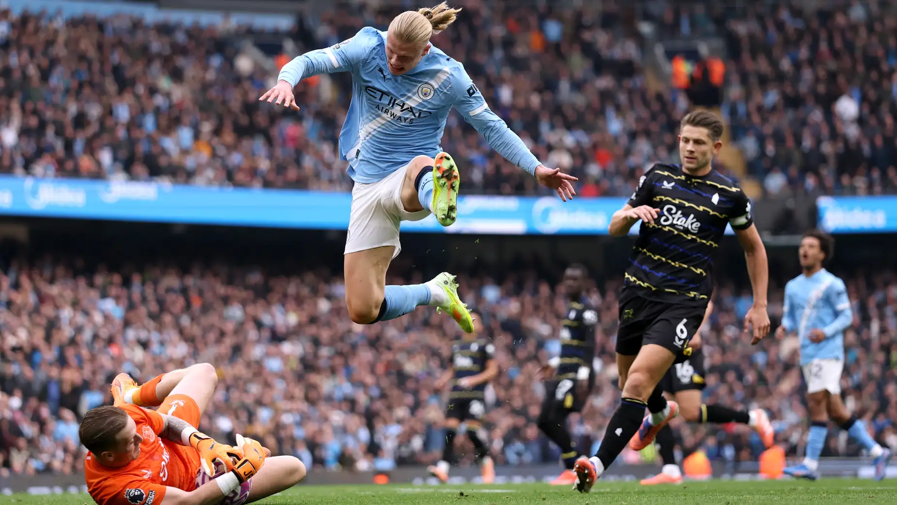 You are currently viewing هالاند يواصل التألق ويقود سيتي للانتصار على إيفرتون