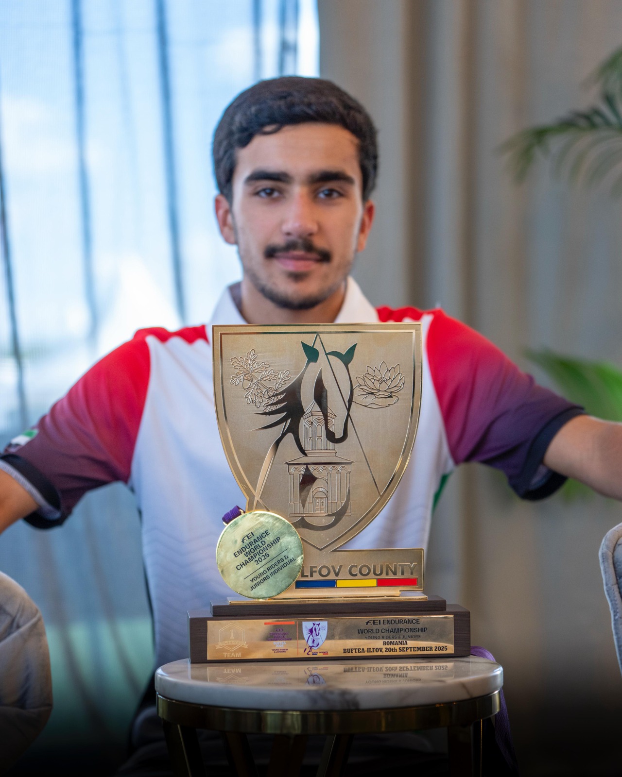 You are currently viewing راشد محمد عتيق المهيري يحرز المركز الأول في سباق التحمل لمسافة 126 كيلومترًا في رومانيا