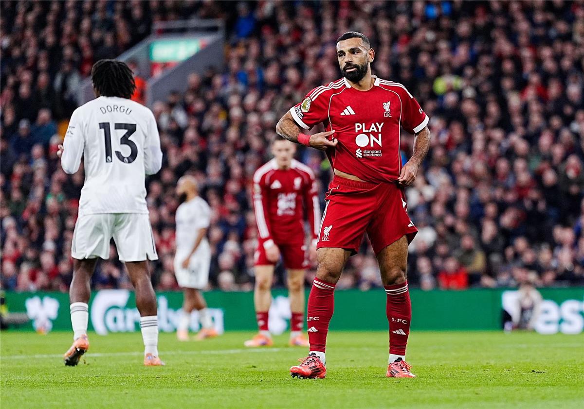 You are currently viewing لورنسون عن تراجع مستوى محمد صلاح مع ليفربول: الأمر يتعلق بـ11 كوب شاي