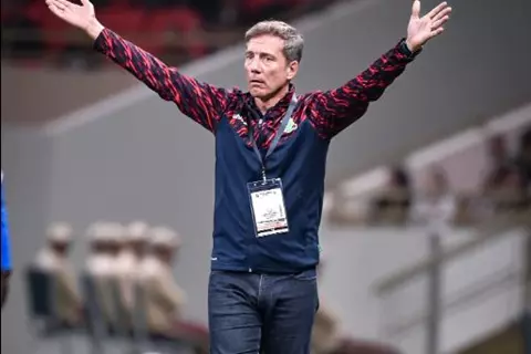 Read more about the article مدرب الجيش الملكي: الفوز على الأهلي سيكون أفضل رد على الظلم