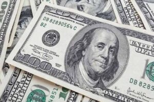 بعد هبوط الأخضر بالبنوك.. سعر الدولار مقابل الجنيه المصري اليوم الإثنين 17 نوفمبر 2025