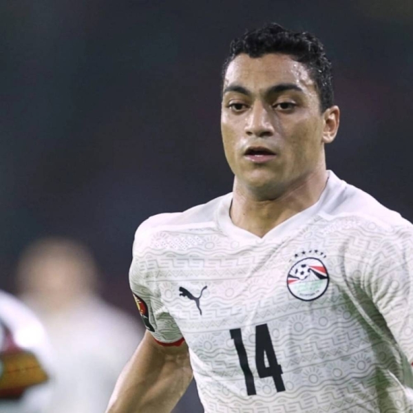 Read more about the article «2 محترفين وربع».. أول رد من منتخب مصر على تصريح حسام حسن (تفاصيل)