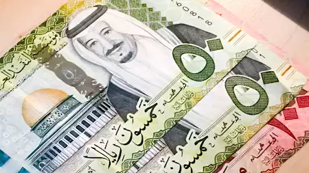 You are currently viewing ارتفاع سعر الريال السعودي في 5 بنوك خلال أسبوع