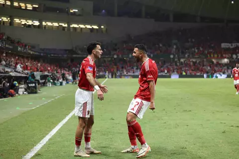 Read more about the article رسميًا.. الأهلي يعلن جاهزية زيزو وتريزيجيه قبل مباراة شبيبة القبائل