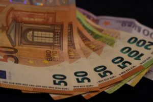 سعر اليورو اليوم الخميس 20 نوفمبر أمام الجنيه المصري.. تعرف على الأسعار في أبرز البنوك المصرية