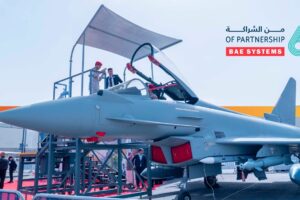 بصفتها الشريك الرئيسي لبرنامج المواهب المستقبلية بي أيه إي سيستمز تستعرض مسيرة 6 عقود من الشراكة الدفاعية في معرض الدفاع العالمي 2026