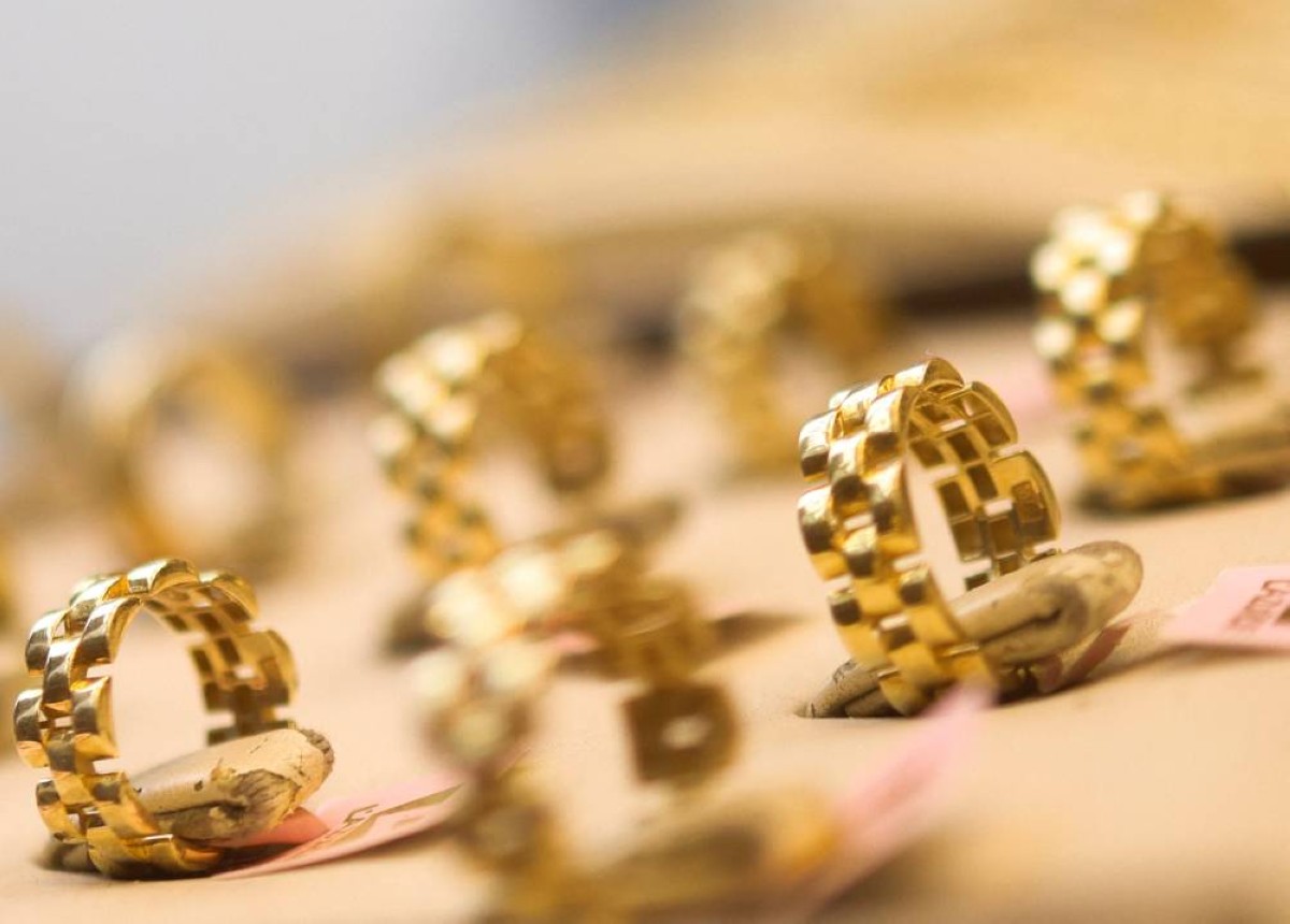 Read more about the article تراجع ملحوظ لأسعار الذهب والفضة في الإمارات