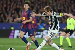 جوردون يجتاز الكشف الطبي في برشلونة.. وأول تصريح من اللاعب